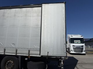 Schmitz Semitrailer Curtainsider Standard