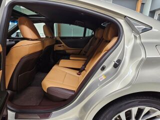 Lexus ES 300h Luxury Line Mark Levinson 2.5 131kW