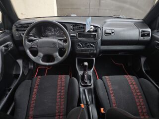 Volkswagen Golf GTI 2.0 2.0 8V 85kW