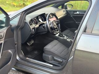 Volkswagen Golf R 2.0 R4 TSI 221kW