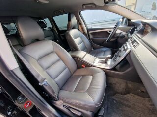 Volvo XC70 MOMENTUM AWD 4X4 2.4 R5 120кВ