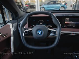 BMW iX xDrive 40 Sportpakett Shadow Line 240kW
