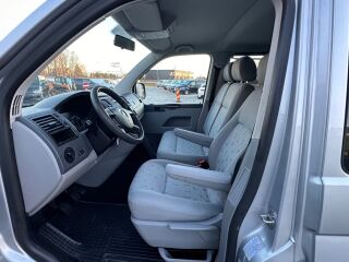 Volkswagen Caravelle L1H1 4-Motion 4*4 Comfortline 2.5 Tdi 96кВ