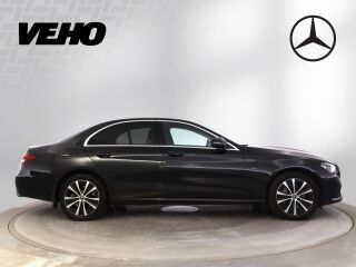 Mercedes-Benz E 300 e 4Matic Avantgarde Plug in 2.0 R4 155kW
