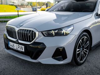 BMW i5 eDrive40 250кВ