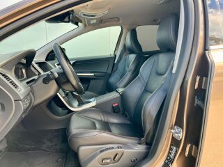Volvo XC60 AWD Summum Polar+ 2.4 D4 140кВ