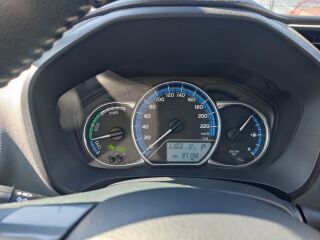 Toyota Yaris LUXURY 1.5 55kW
