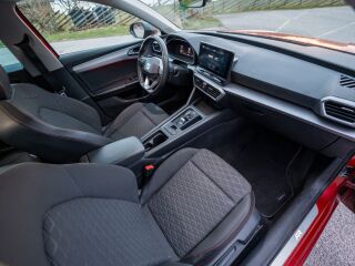 SEAT Leon Plug In Hybrid  FR-Package  Desire Red 150kW