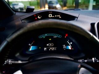 Nissan LEAF 80кВ