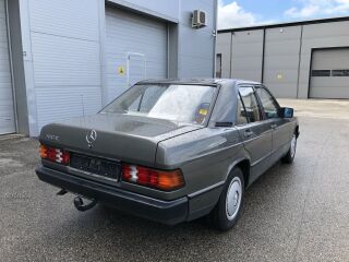 Mercedes-Benz 190 2.0 90кВ