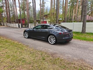 Tesla Model S 75D 386kw 158kW