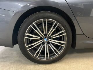BMW 330 e Touring M-Pakett 2.0 215кВ
