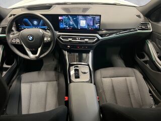 BMW 320 d xDrive Touring 2.0 R4 140kW