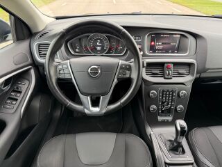 Volvo V40 Momentum 2.0 D2 88kW