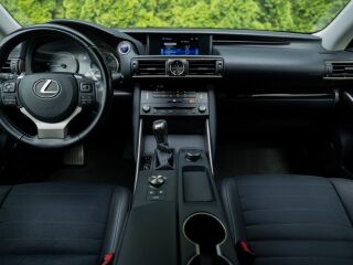 Lexus IS 300h 2.5 133кВ