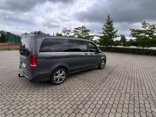 Mercedes-Benz V 220