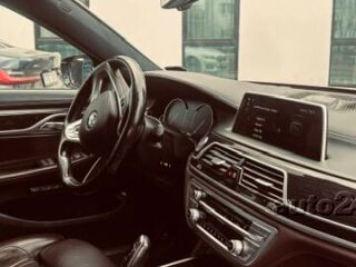 BMW 750 4.4 V8 330кВ