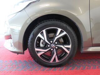 Toyota Yaris Active Plus Hybrid 1.5 68кВ