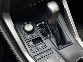 Lexus NX 300h Comfort 2.5 114kW