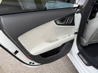Audi S7 V8 331kW