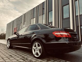 Mercedes-Benz E 220 AVANTGARDE 2.1 BlueEfficiency 100kW
