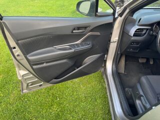 Toyota C-HR Business e-cvt hybrid 1.8 72kW