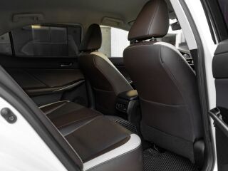 Lexus IS 300h 2.5 133kW