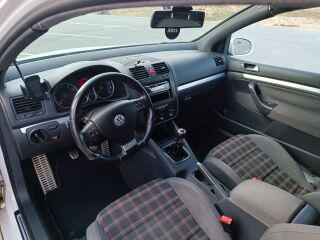 Volkswagen Golf GTI 2.0 147kW