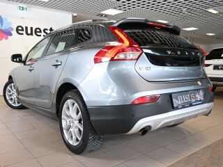 Volvo V40 Cross Country MOMENTUM CROSS THORS INTELLI XEN 2.0 D3 110kW