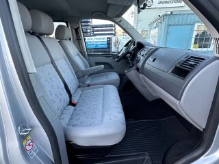 Volkswagen Caravelle L1H1 4-Motion 4*4 Comfortline 2.5 Tdi 96кВ