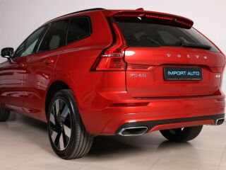 Volvo XC60 AWD R-DESIGN INTELLI SAFE PRO 2.0 B4 KERS Mild Hybrid 145кВ