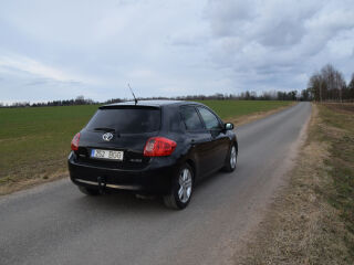 Toyota Auris 2.2 D 130кВ