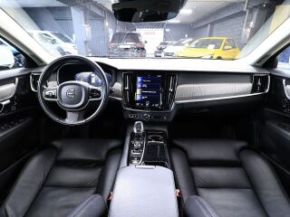 Volvo V90 AWD Inscription 2.0 T6 Recharge Plug-In 186кВ