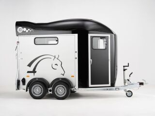 Cheval Liberte Gold 3+SADULARUUM BLACK EDITION