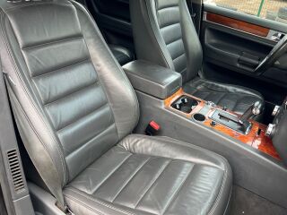 Volkswagen Touareg Black edition diesel 2.5 R5 Diesel 128kW