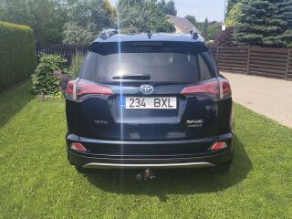 Toyota RAV4 Luxury Plus 2.5 114кВ