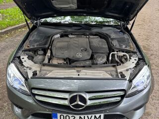 Mercedes-Benz C 220 2.0 143kW