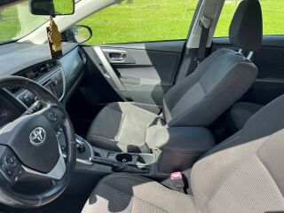 Toyota Auris 1.8 73kW