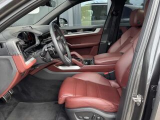 Porsche Cayenne S Sport Chrono 4.0 DWH 349кВ