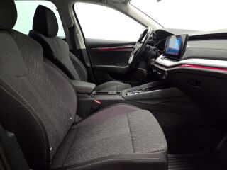 Skoda Octavia Combi Elegance 1.5 110кВ