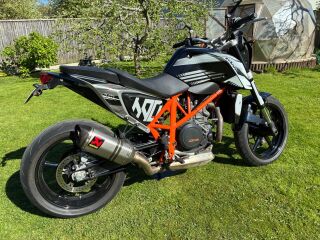 KTM 690 Duke KTM Duke 690 / Akrapovic / stunt-track bi LC4 50кВ