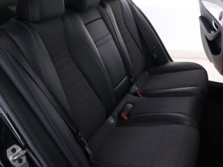 Mercedes-Benz E 300 e 4Matic Avantgarde Plug in 2.0 R4 155kW