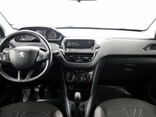 Peugeot 208 Elegance 1.2 60kW