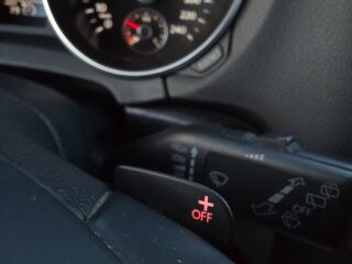 Volkswagen Golf 1.6 77кВ