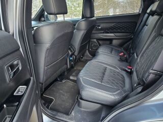 Mitsubishi Outlander 2.4 99кВ