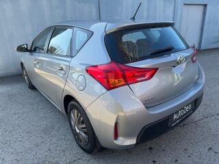 Toyota Auris 1.6 97kW