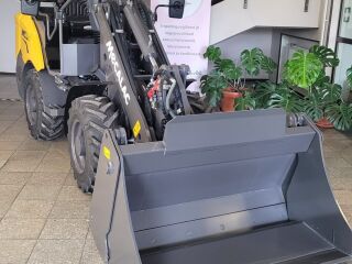 Mecalac MCL4 canopy maha klapitav 18kW