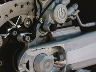 Husqvarna 701 Supermoto 1 silinder 4 takti 58kW