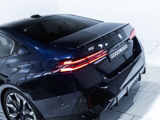 BMW i5 M60 xDrive 127кВ