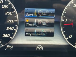 Mercedes-Benz E 220 AMG-Line Burmester Widescreen 2.0 143kW